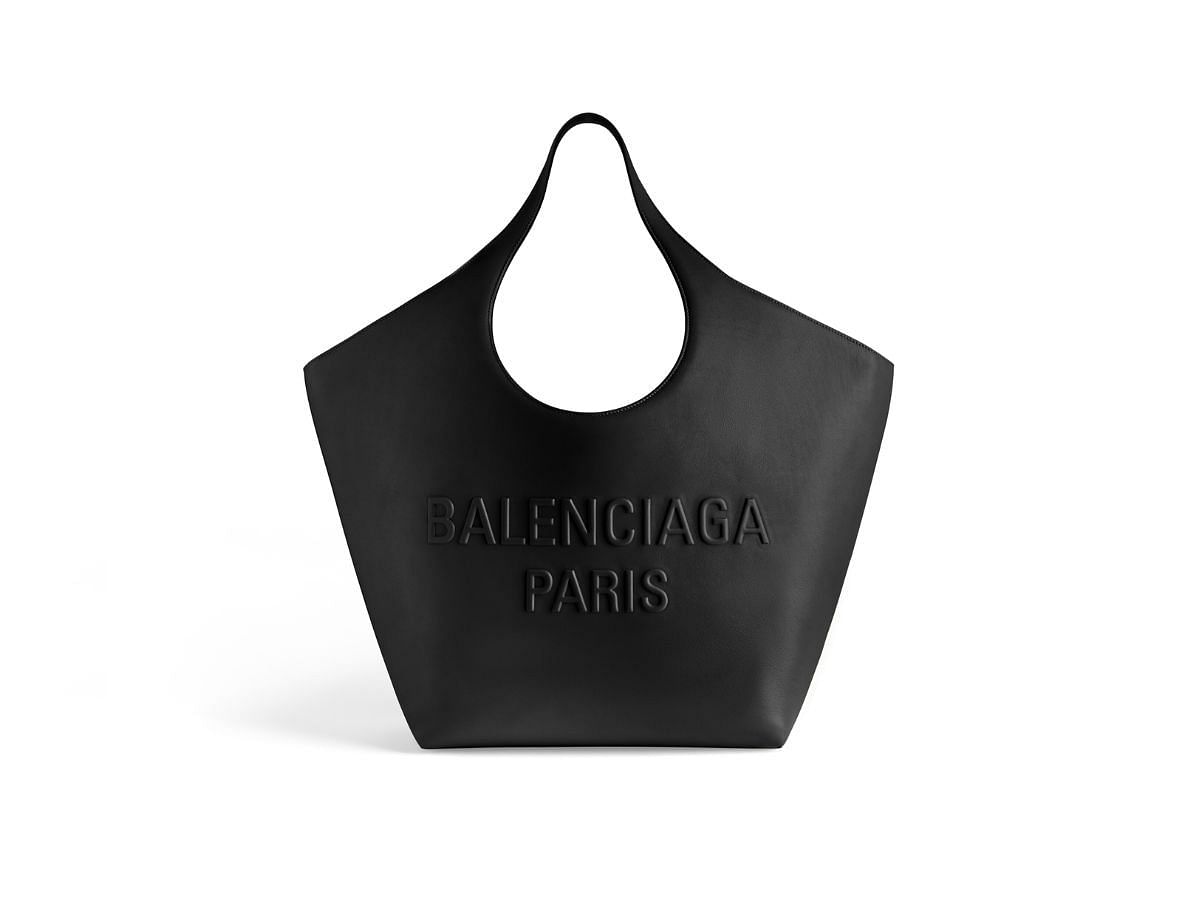 The Mary Kate Tote bag (Image via Balenciaga)