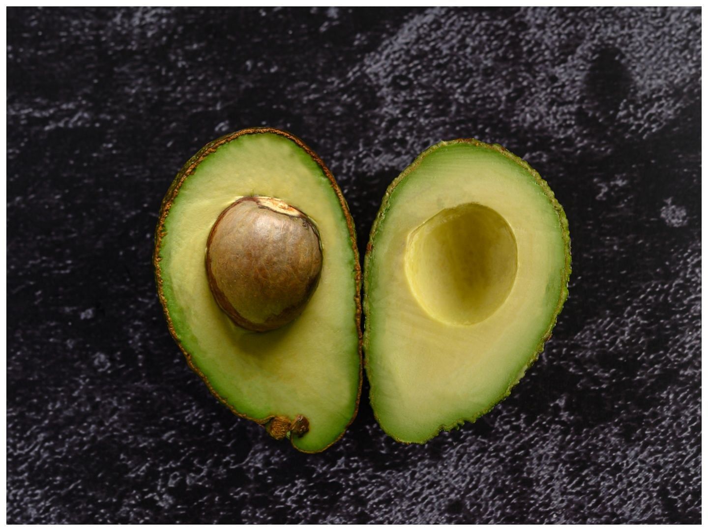 Avocado is antioxidant-rich fruit (Image via Vecteezy)