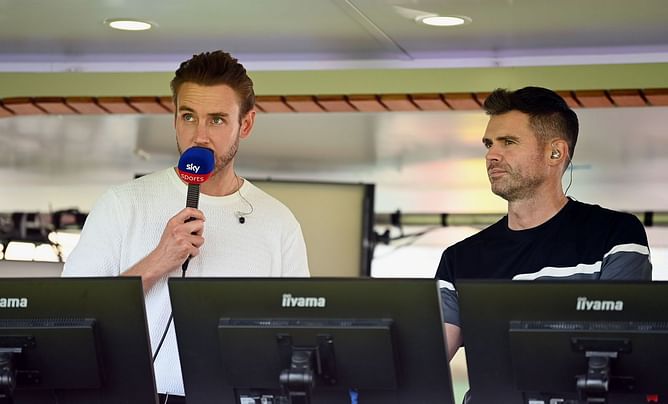 "I used to get told off for having an Adidas logo on my sweatband" - Stuart Broad calls for removal of limitations to revitalize Test cricket