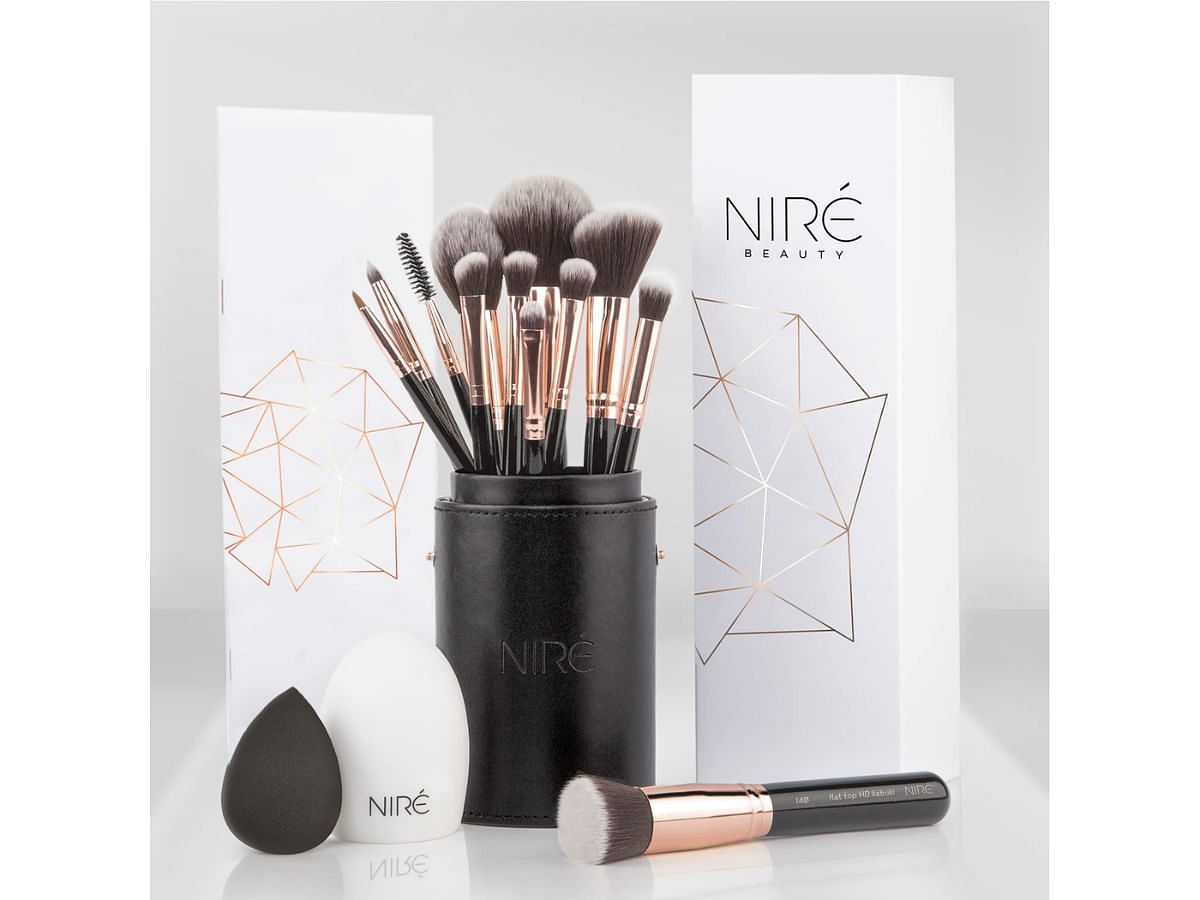 Nir&eacute; Beauty Professional Makeup Brush Set (Image via Amazon)