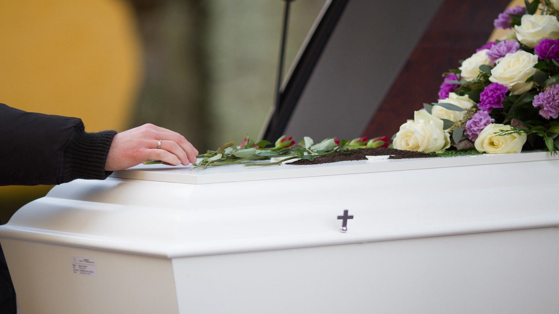 Representative inage of a casket (Image via Wirestock/Freepik)