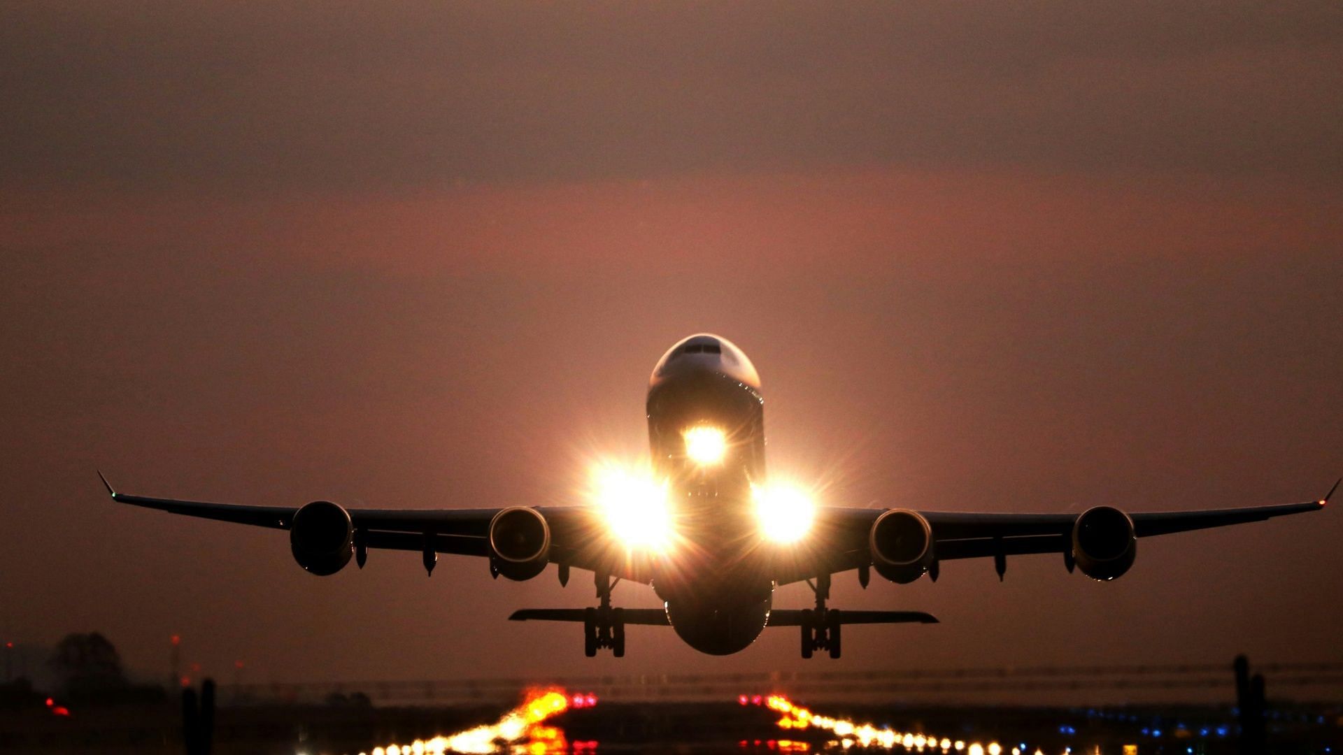 A hangar collapse at the Boise Airport leads to the death of three individuals (Representative Photo by Josue Isai Ramos Figueroa on Unsplash)