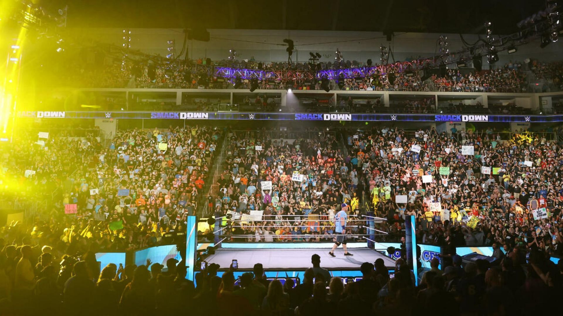 SmackDown is a jam-packed show tonight.