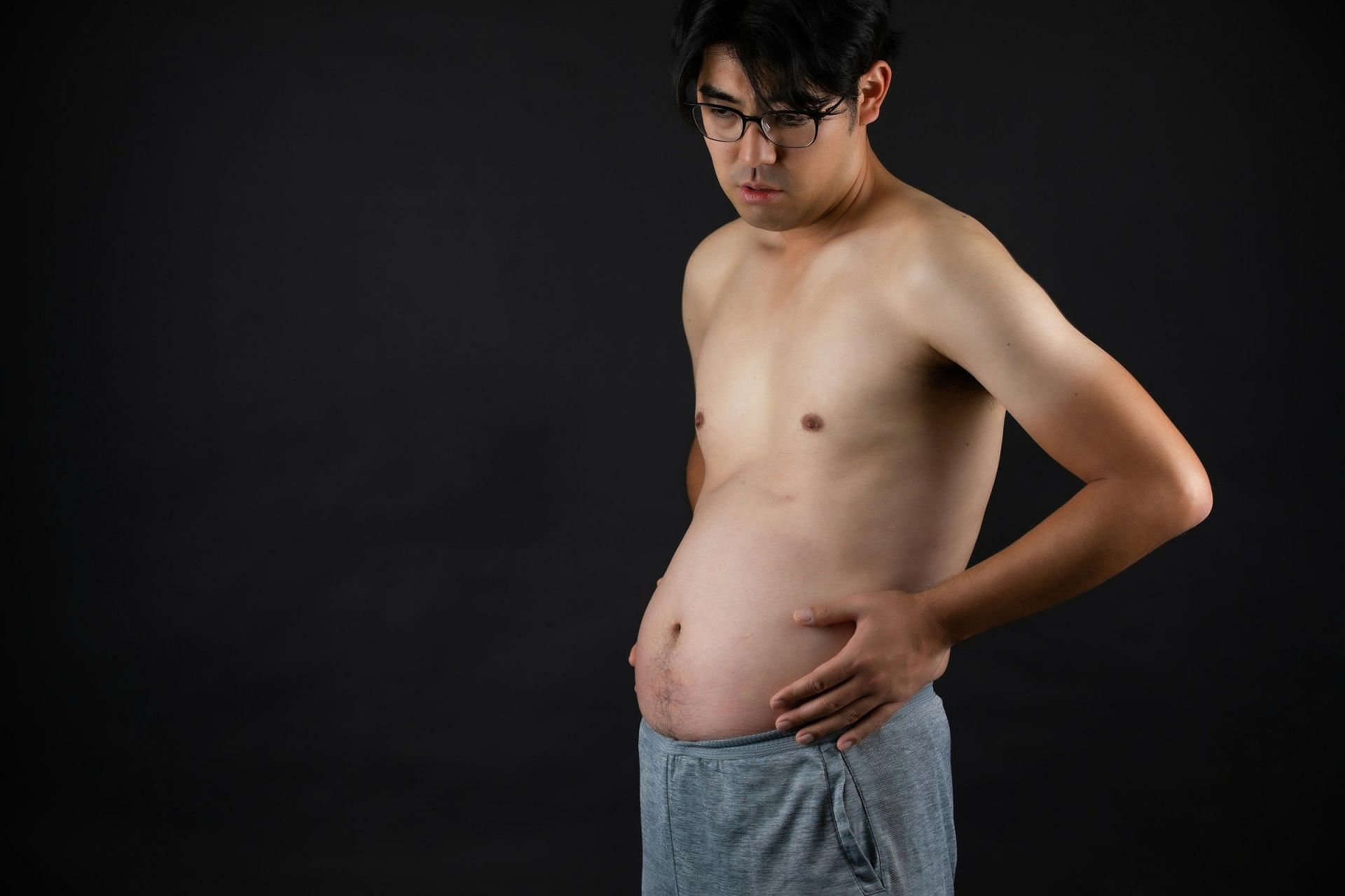 Belly Fat (Image via Unsplash/Sean)