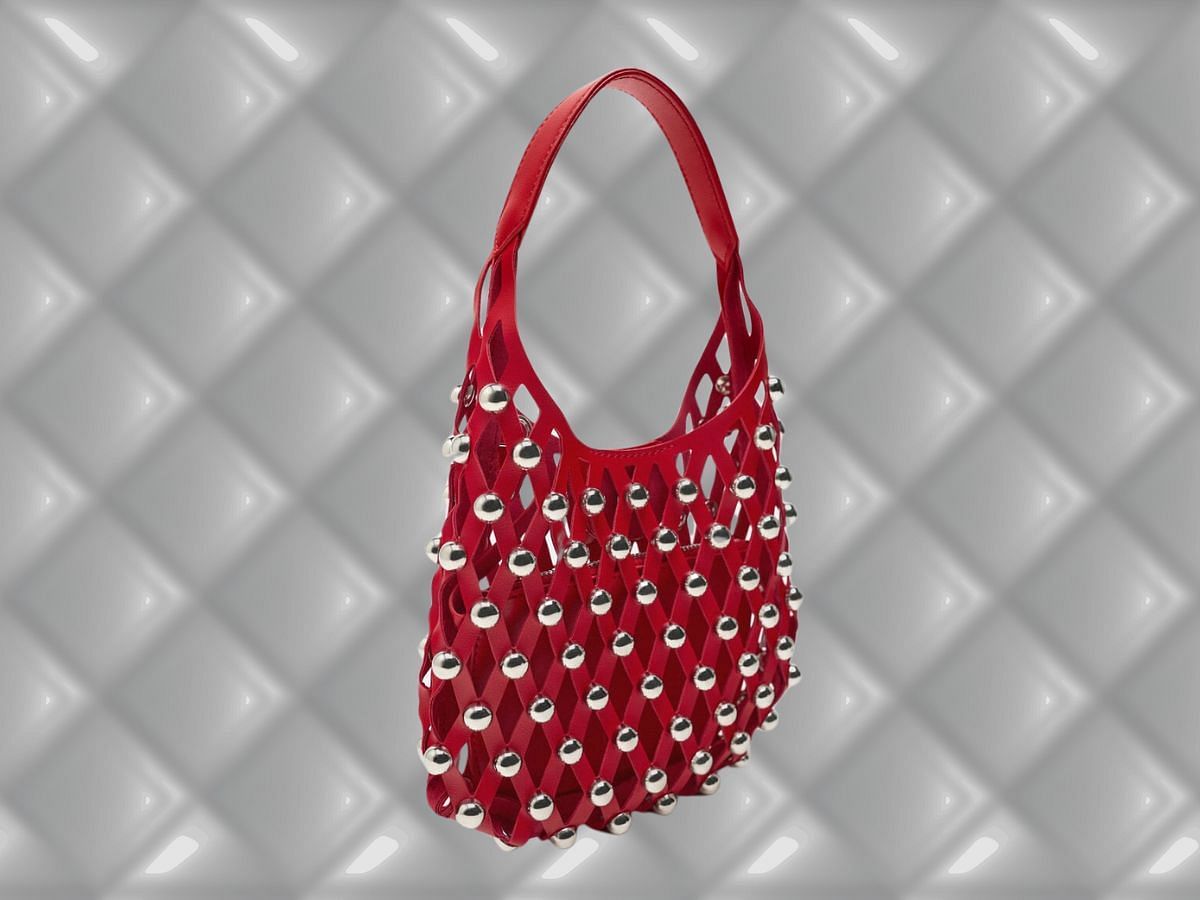 The Studded mini bucket bag (Image via Zara)
