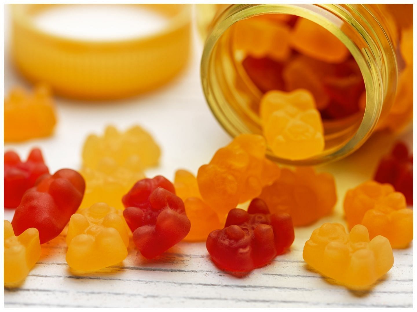 Metallic mesh was found in gummy vitamin tablets (Image via Vecteezy)