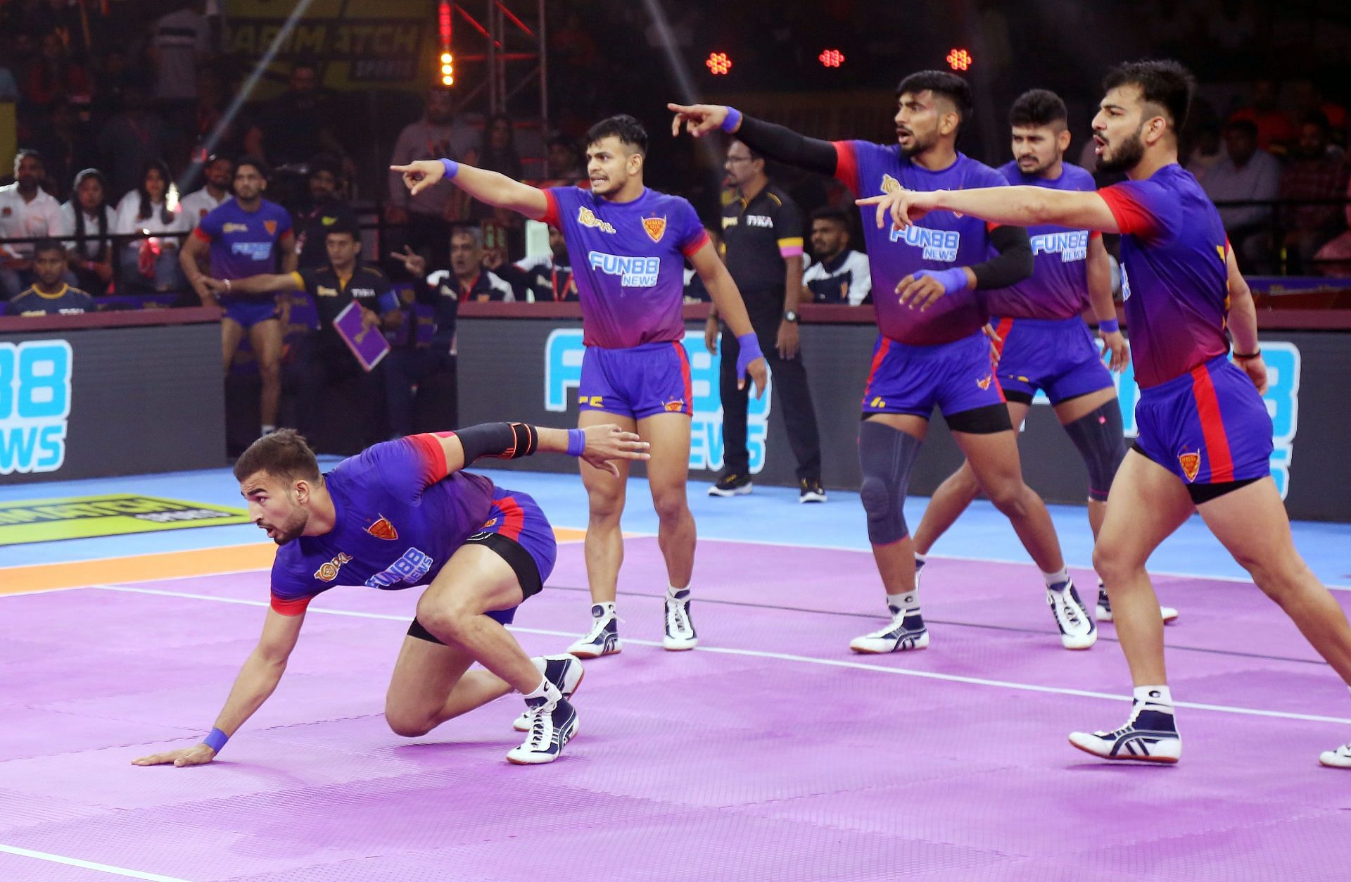 Dabang Delhi KC vs Bengaluru Bulls (image via PKL)