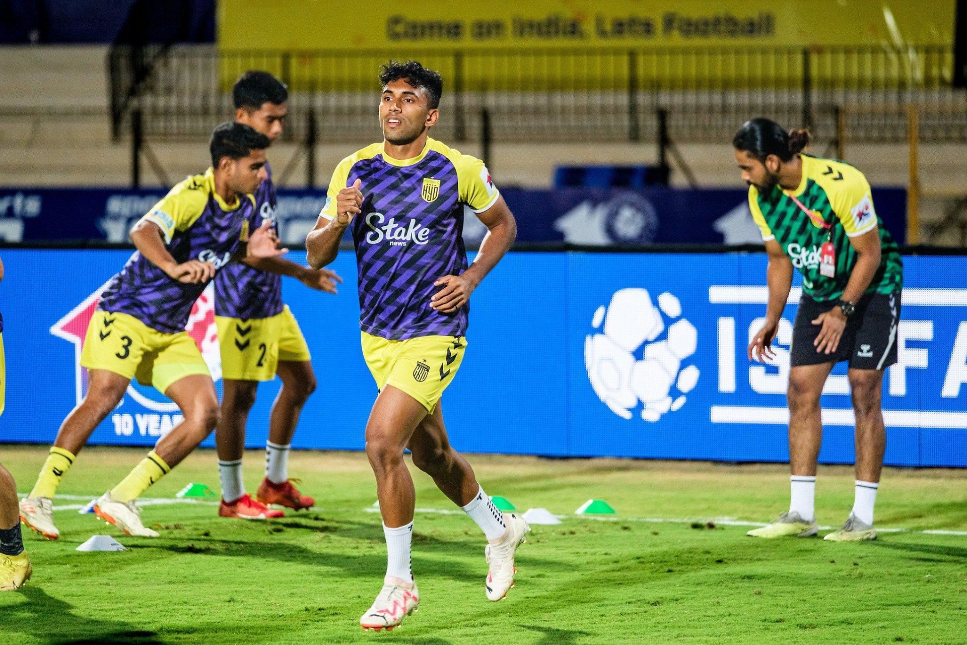 Rabeeh warming up ahead of the Punjab FC clash. [Hyd FC Media]