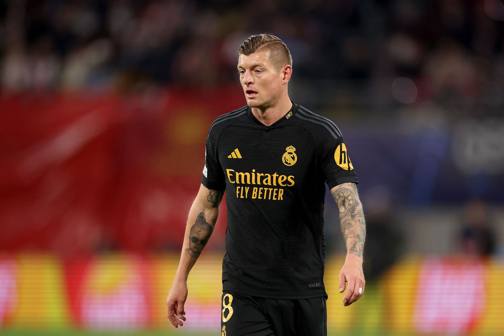 Toni Kroos&rsquo; future at the Santiago Bernabeu remains up in the air.