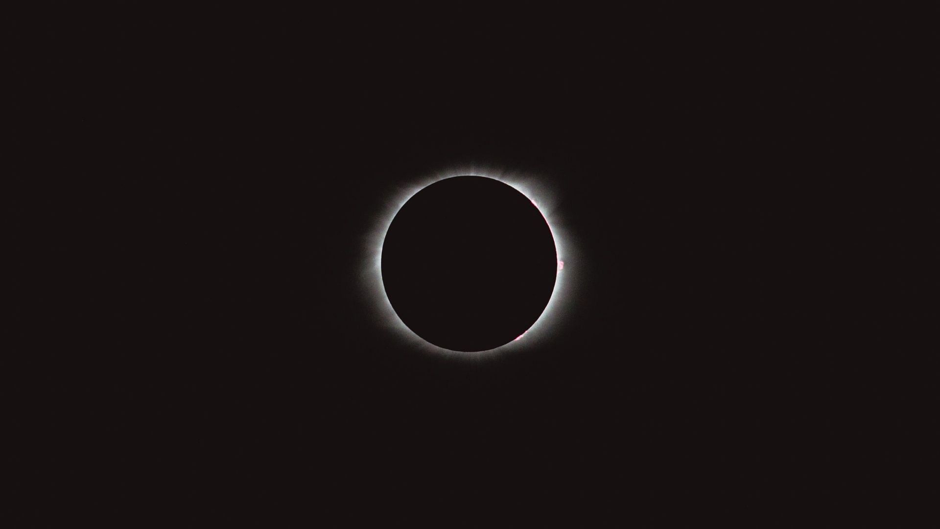April 8, 2024 will give rise to a total solar eclipse (Photo by Karl Magnuson on Unsplash)