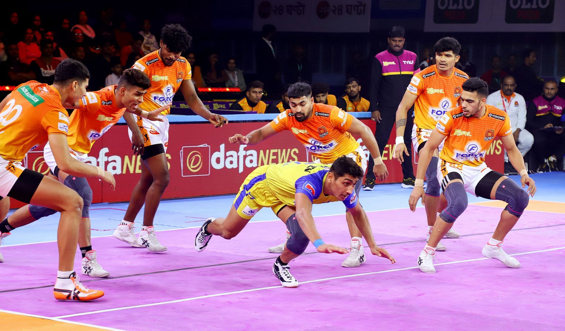 Puneri Paltan in action during Pro Kabaddi season 10 (Credit: PKL)