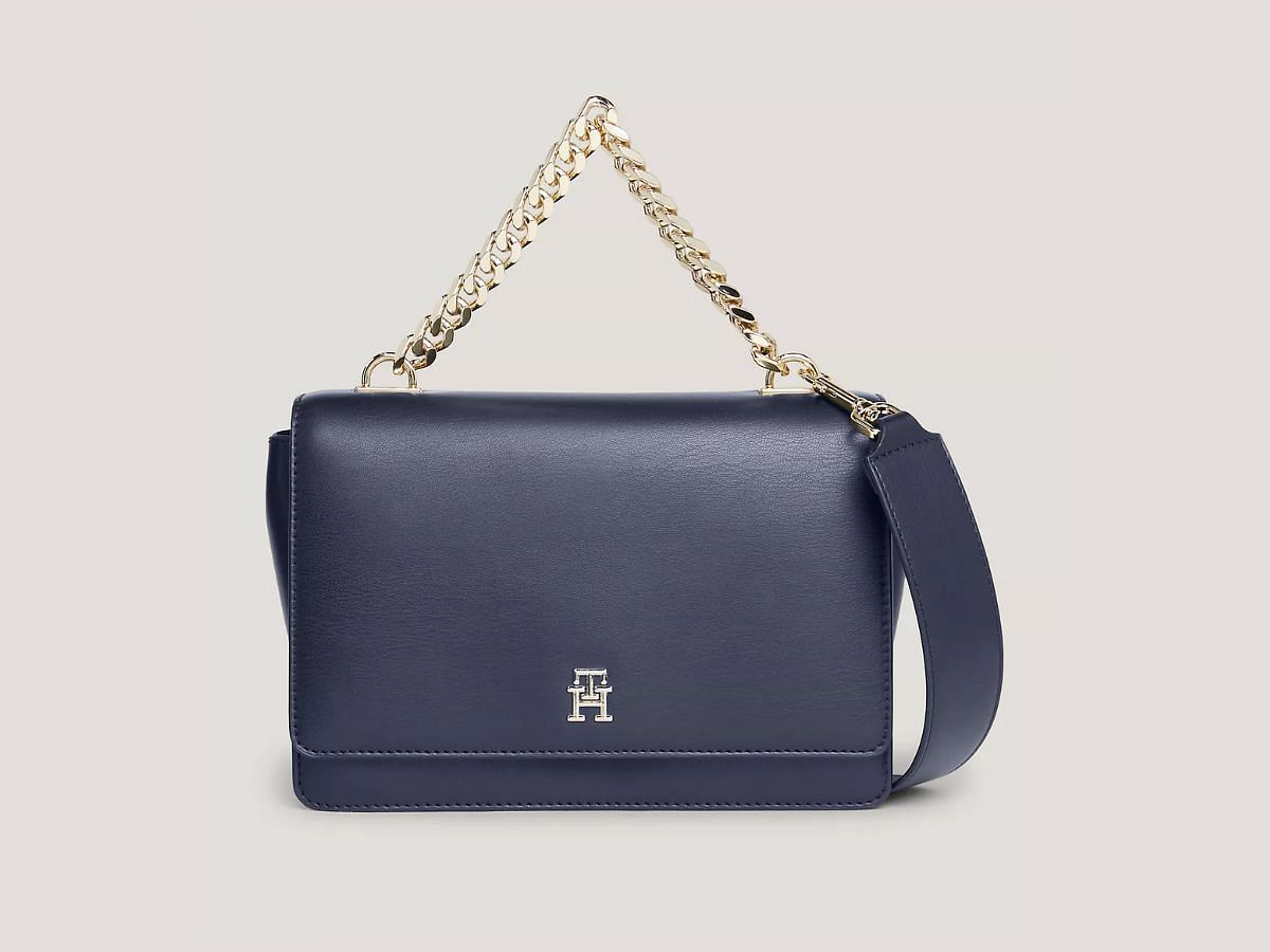 The Solid TH logo crossbody bag (Image via Tommy Hilfiger)