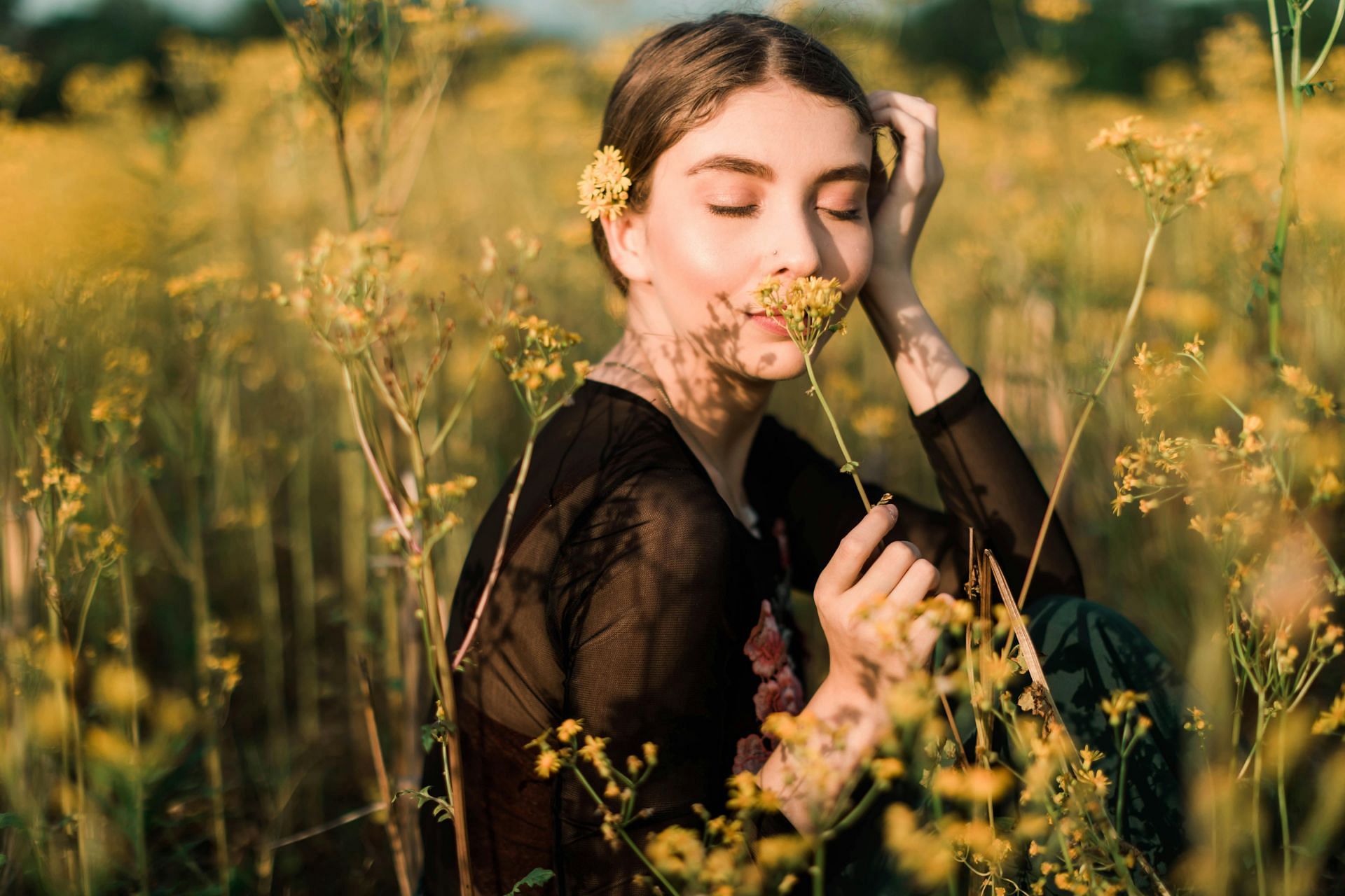 Can scent therapy play a role in mitigating symptoms of depression? (Image via Pexels/ Leah Newhouse)