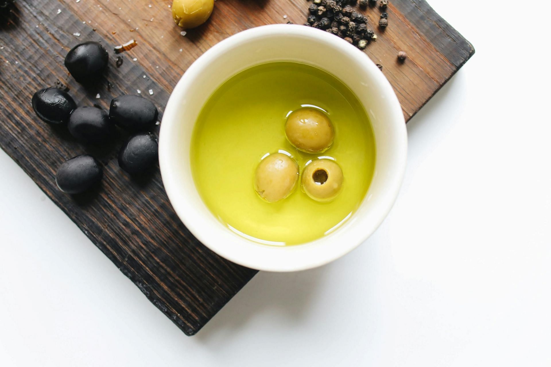Importance of olive oil (image sourced via Pexels / Photo by polina)