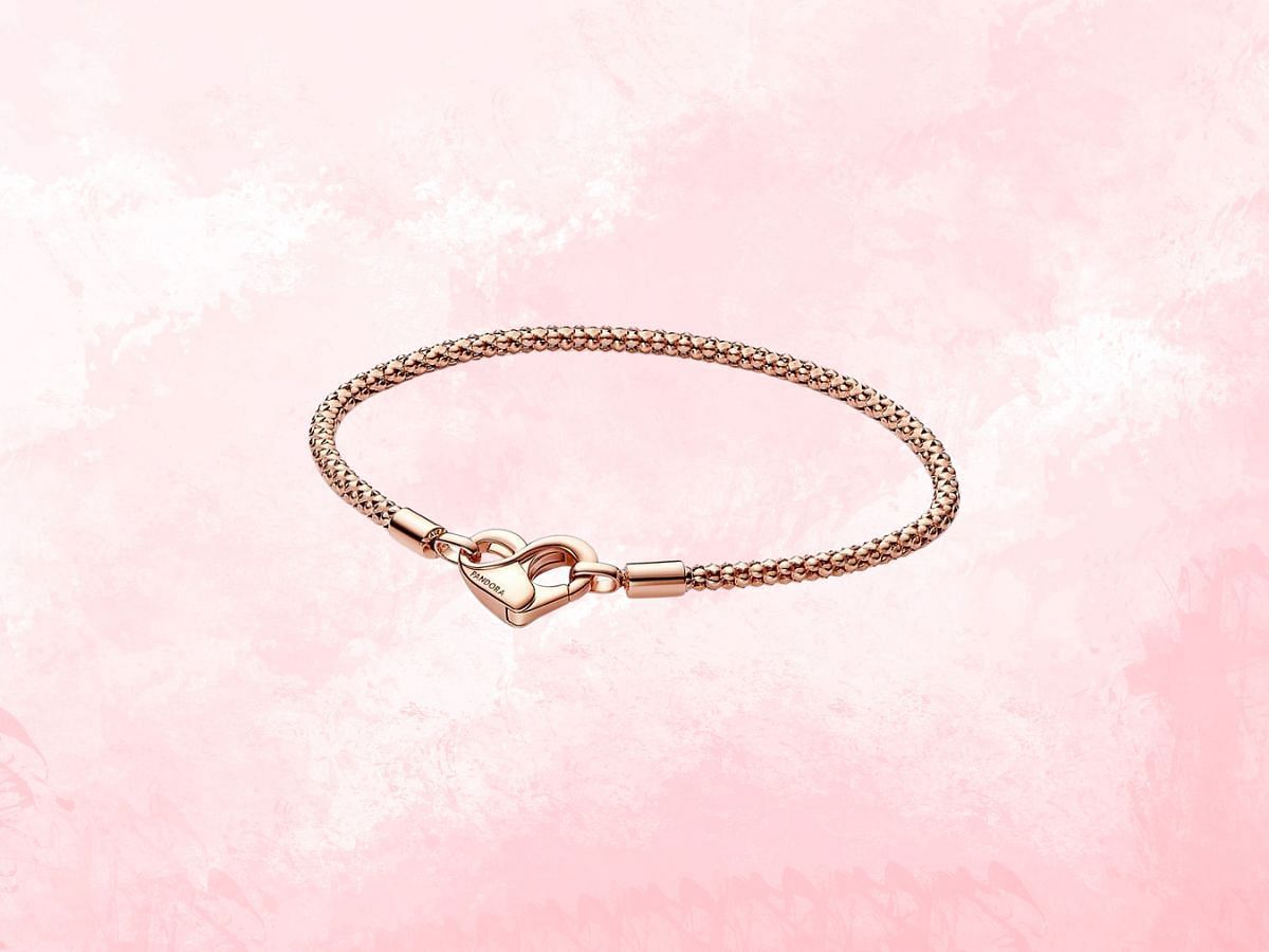Pandora Moments Studded Chain Bracelet (Image via Pandora)