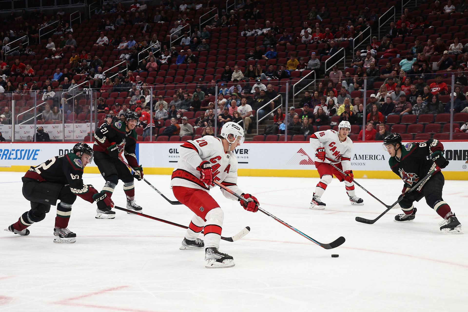Carolina Hurricanes v Arizona Coyotes
