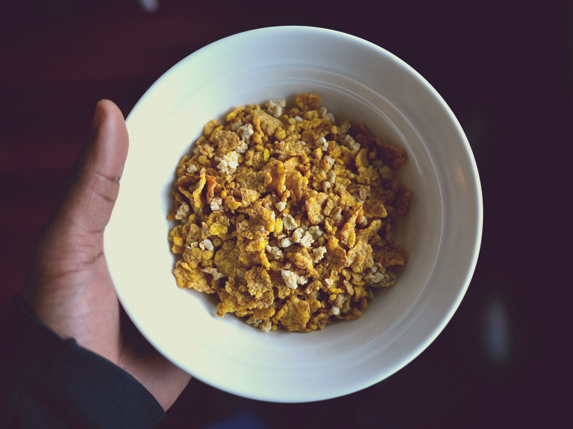 One bowl of cereal everyday can lead to dementia (Image via Unsplash/ Yvens Benatte)