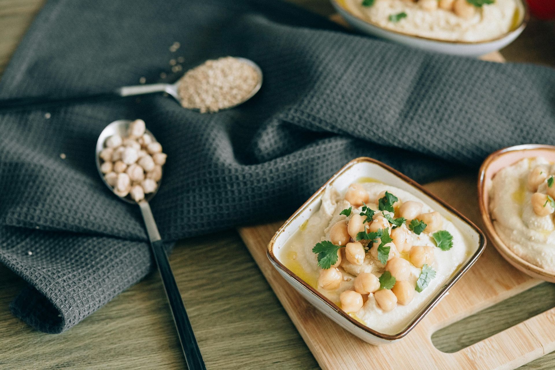 Healthy hummus recipe (image sourced via Pexels / Photo by nataliya)
