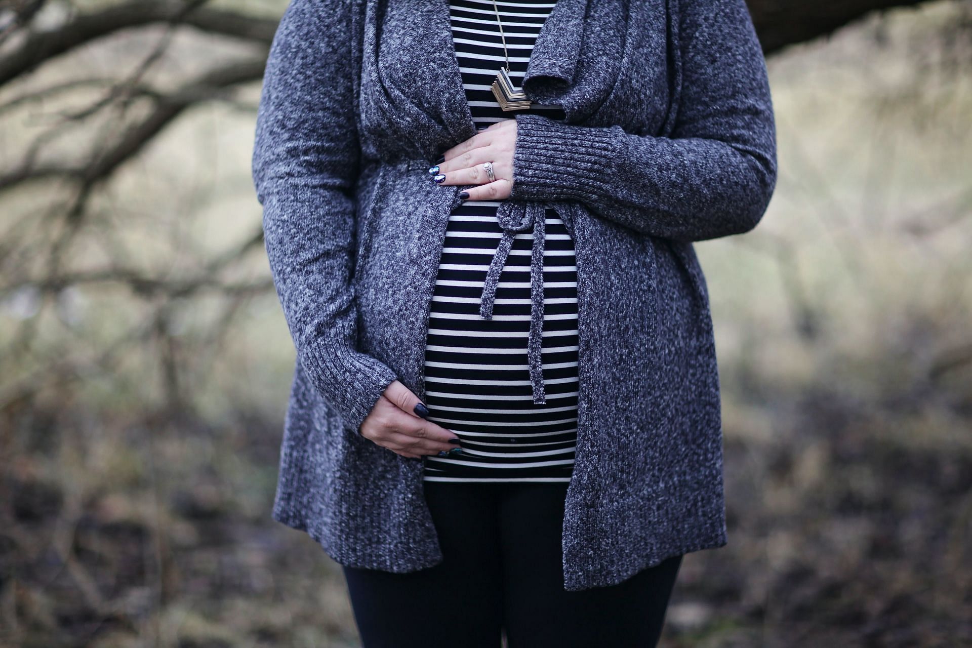 overweight and pregnant (image sourced via Pexels / Photo by leah)