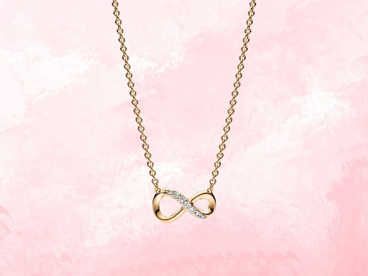 Sparkling Infinity Collier Necklace (Image via Pandora)