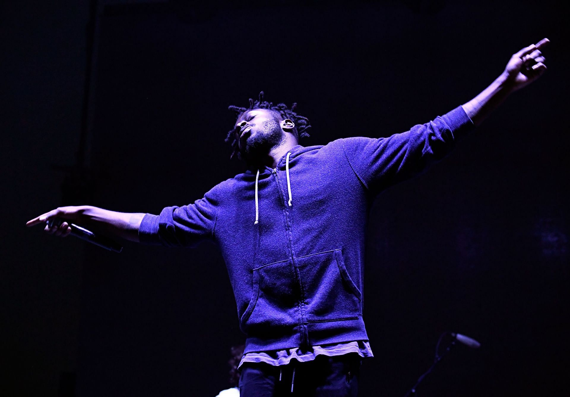 Isaiah Rashad performs with SZA on Flog Stage during day one of Tyler The Creator&#039;s 5th Annual Camp Flog Gnaw Carnival at Exposition Park on November 12, 2016 (Photo by Frazer Harrison/Getty Images)