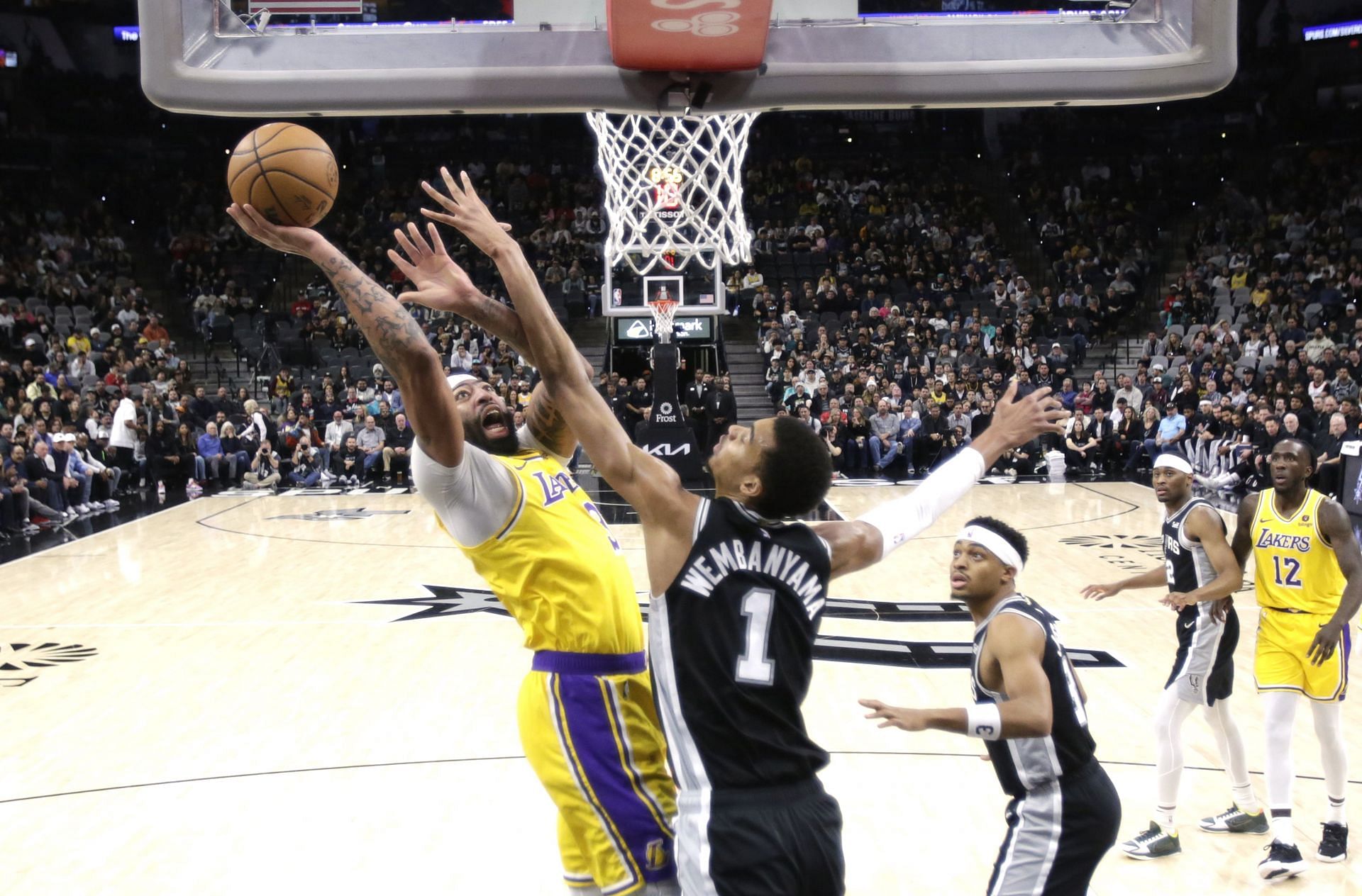 How to watch LA Lakers vs San Antonio Spurs NBA basketball game