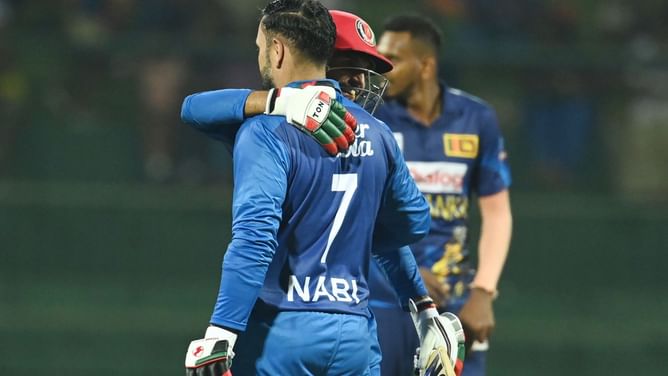 SL vs AFG: श्रीलंका के खिलाफ अज्मतुल्लाह ओमरज़ई और मोहम्मद नबी की जबरदस्त साझेदारी, एमएस धोनी-महेला जयवर्धने का रिकॉर्ड टूटा