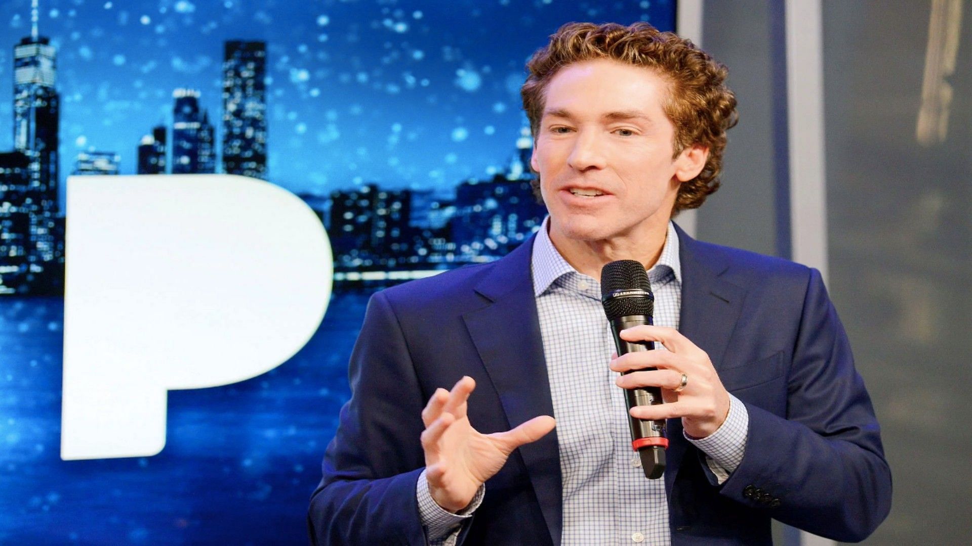 Joel Osteen at SiriusXM Joel Osteen Radio Town Hall (Image via Bonnie Biess/Getty  for SiriusXM)