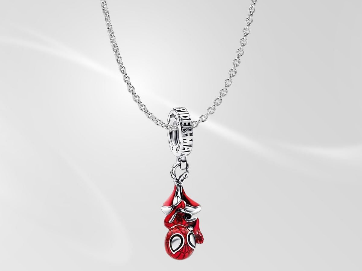 The Marvel Spider-Man Necklace Set (Image via Pandora)