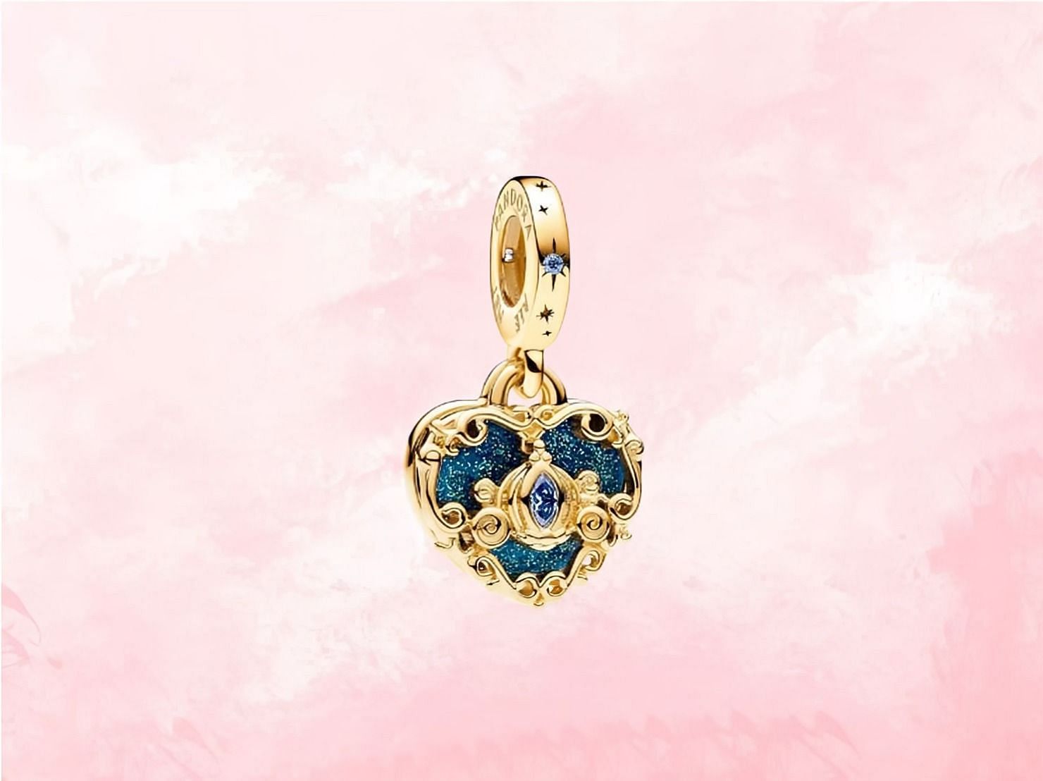 Disney Cinderella&#039;s Carriage &amp; Heart Double Dangle Charm (Image via Pandora)