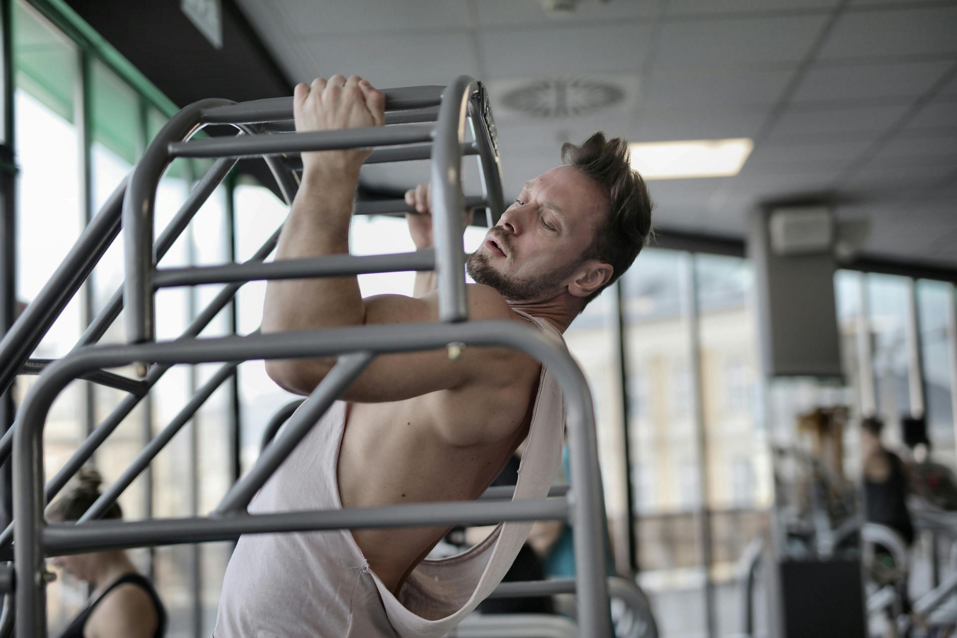 no equipment tricep exercises (image sourced via Pexels / Photo by andrea)