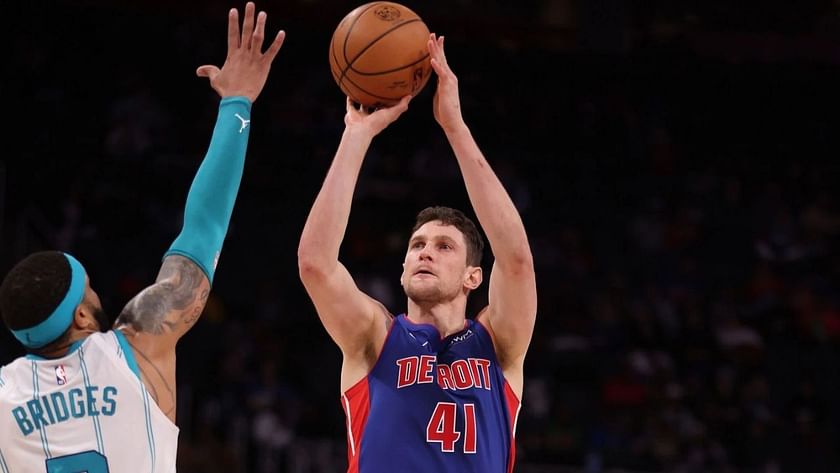Reports: Pistons to buy out Mike Muscala, making him free agent