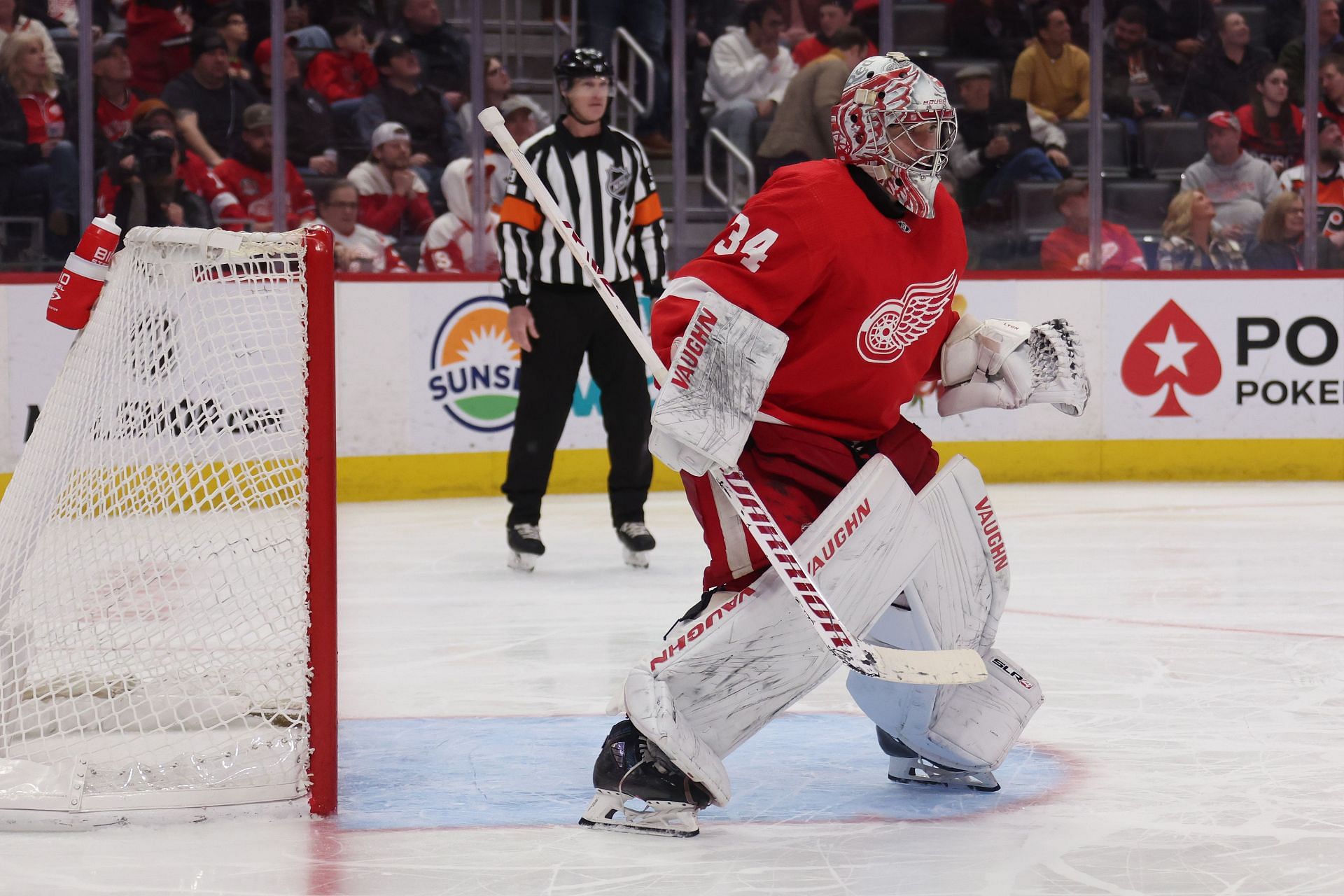 Detroit Red Wings - Alex Lyon