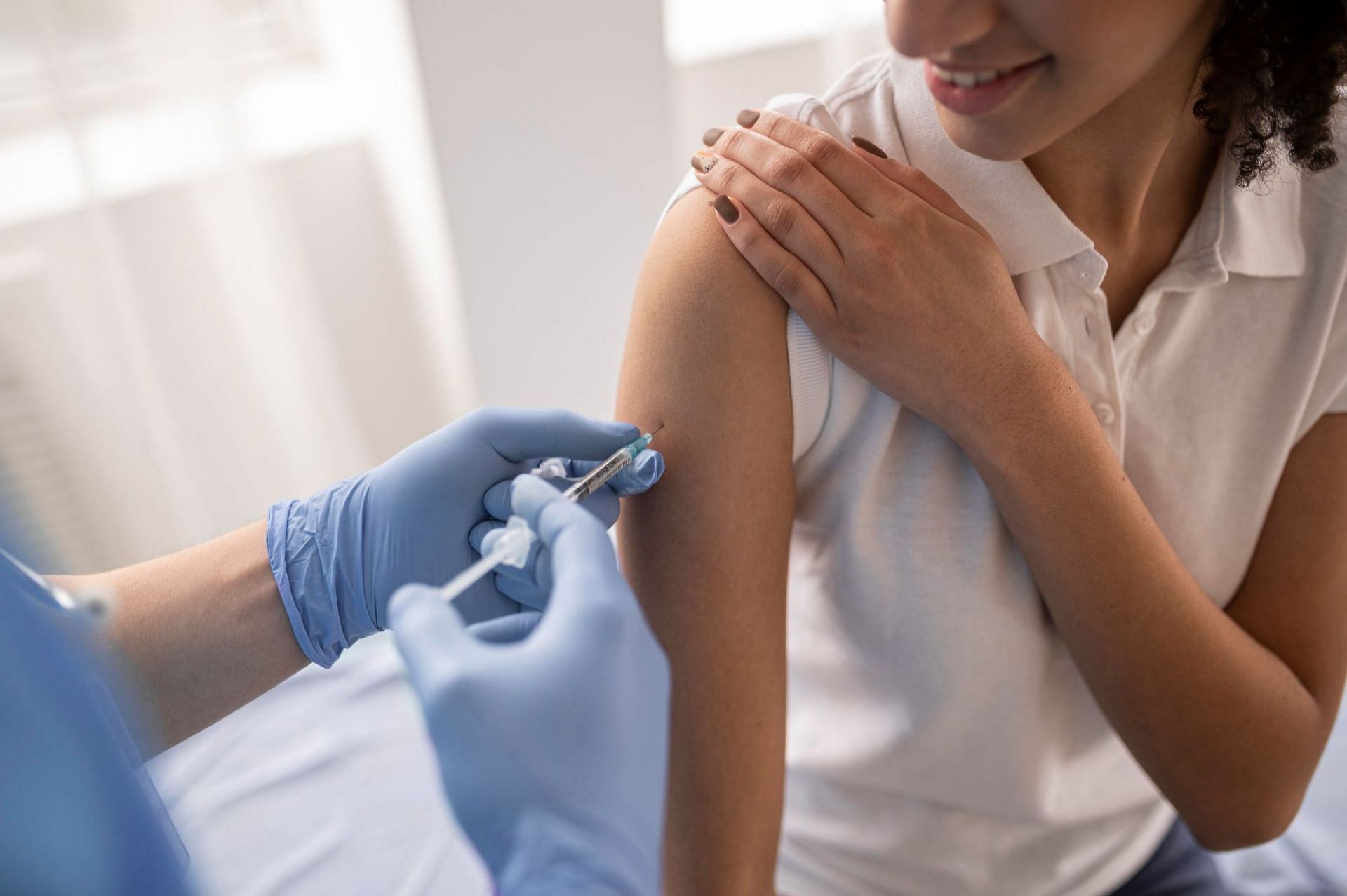 Get vaccinated instead of getting treatment (Image by freepik)