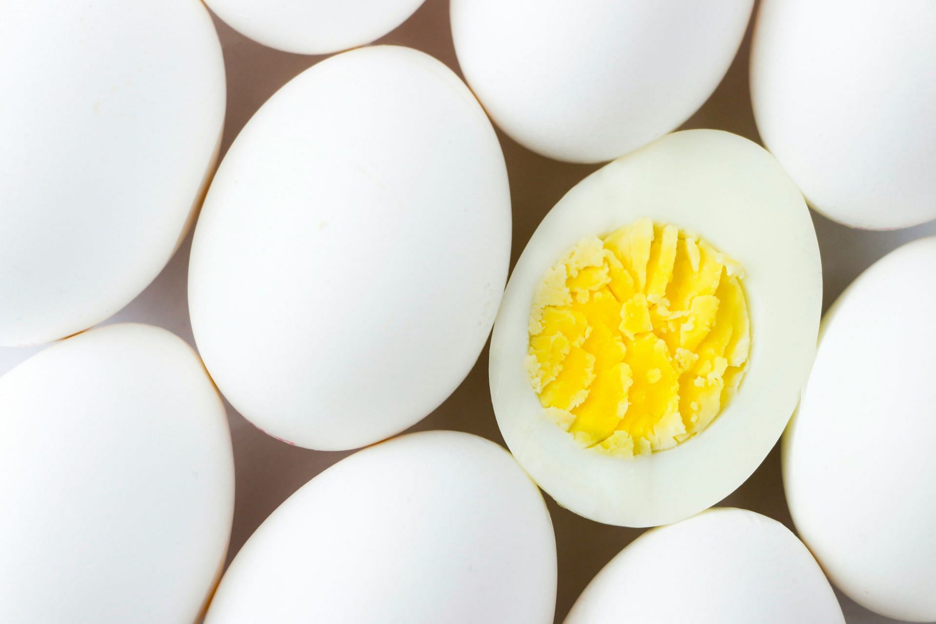 Egg whites come under collagen-rich foods (Image by Mustafa Bashari/Unsplash)