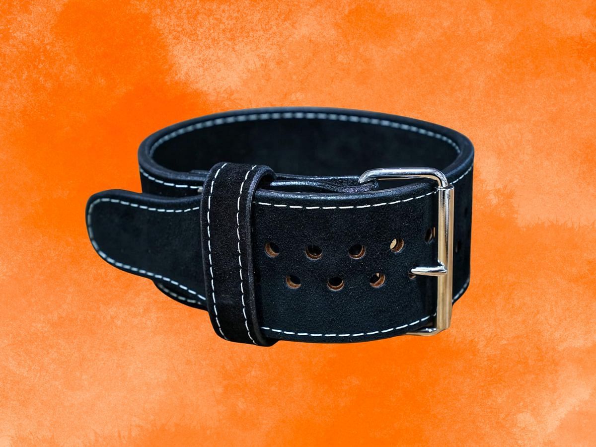 Lifting Large leather powerlifting prong belt (Image via Amazon)