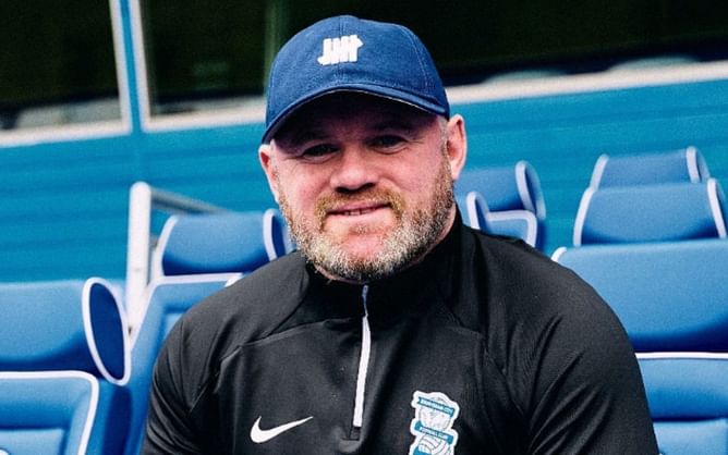 Wayne Rooney clears air on rumors of him fighting in boxing match