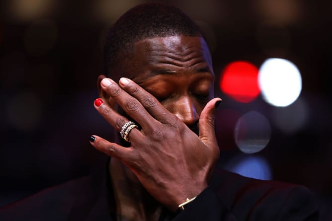 Dwyane Wade silences haters over painting his nails: "I'm getting the colors I want"