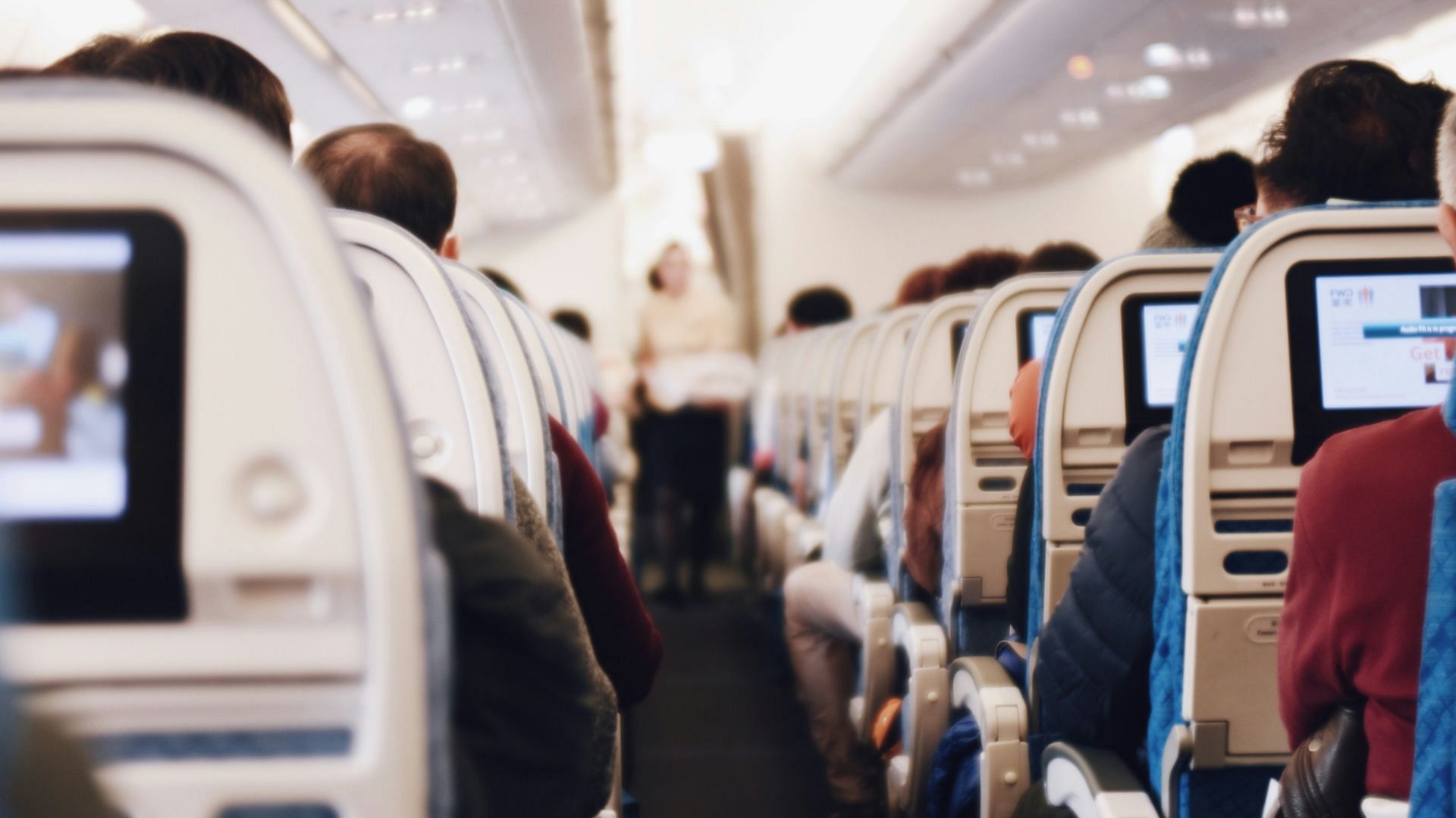 Kid crying throughout 29-hour long flight leads to online debate (Photo by Suhyeon Choi on Unsplash)