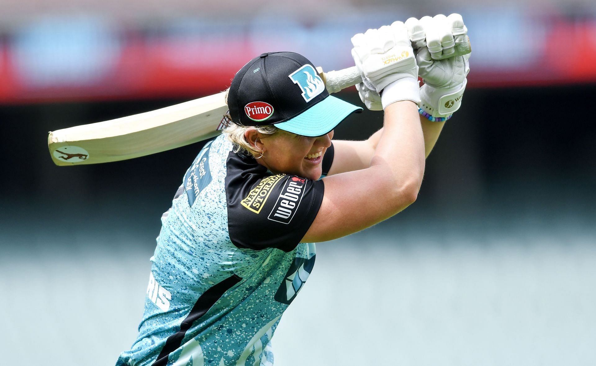 Laura Harris in action: WBBL - Brisbane Heat v Sydney Thunder