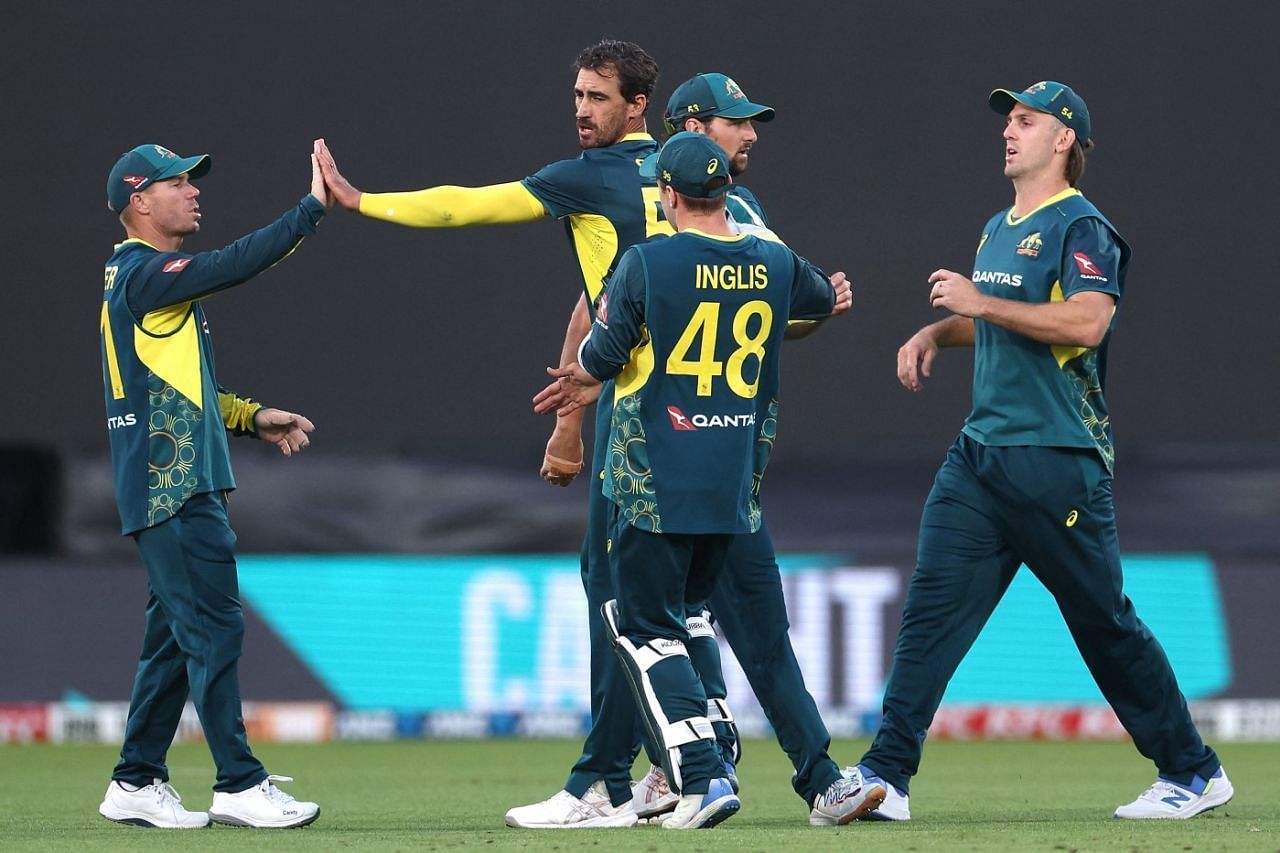 ऑस्ट्रेलिया के गेंदबाजों ने जमकर रन लुटाये 