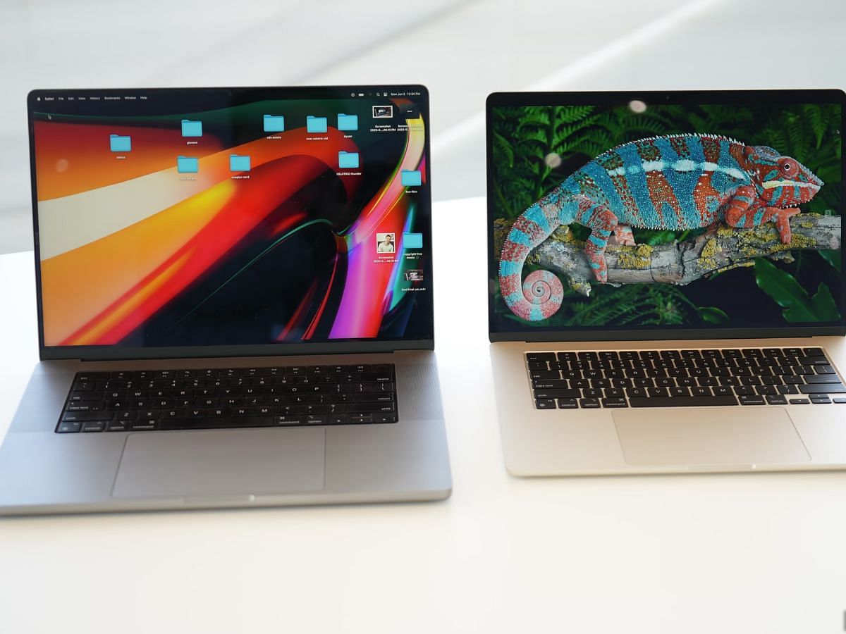 We now compare the display of the two laptops (Image via XDA)