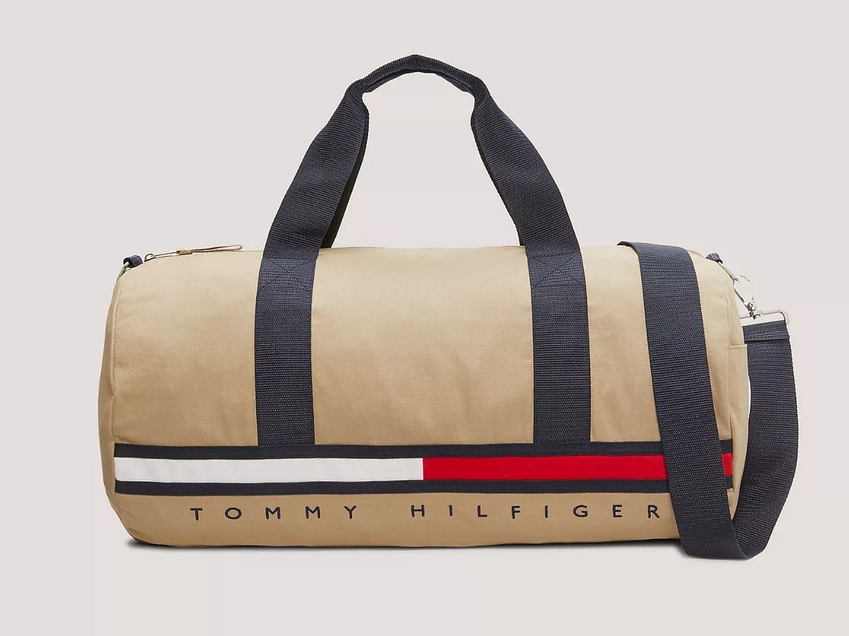 The Flag Strip Logo duffle (Image via Tommy Hilfiger)