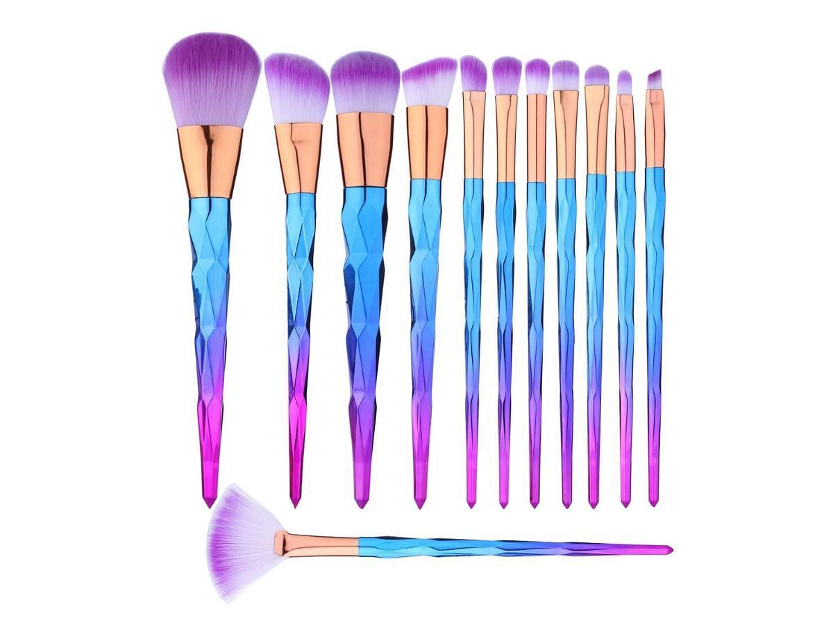 BTYMS Makeup Brush Set (Image via Amazon)