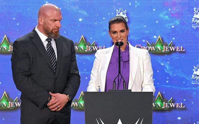 Soon-to-be free agent is delaying blockbuster WWE signing because of a recent firing