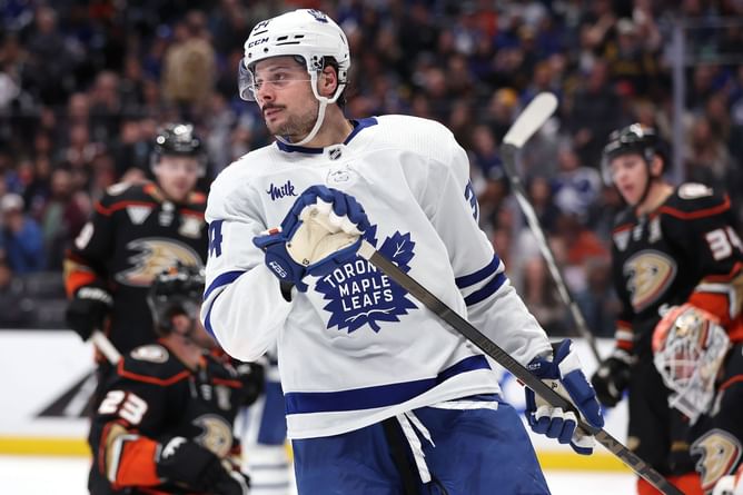 "This guy isn't f****** human": Paul Bissonnette lauds Auston Matthews after his sixth hattrick of the season