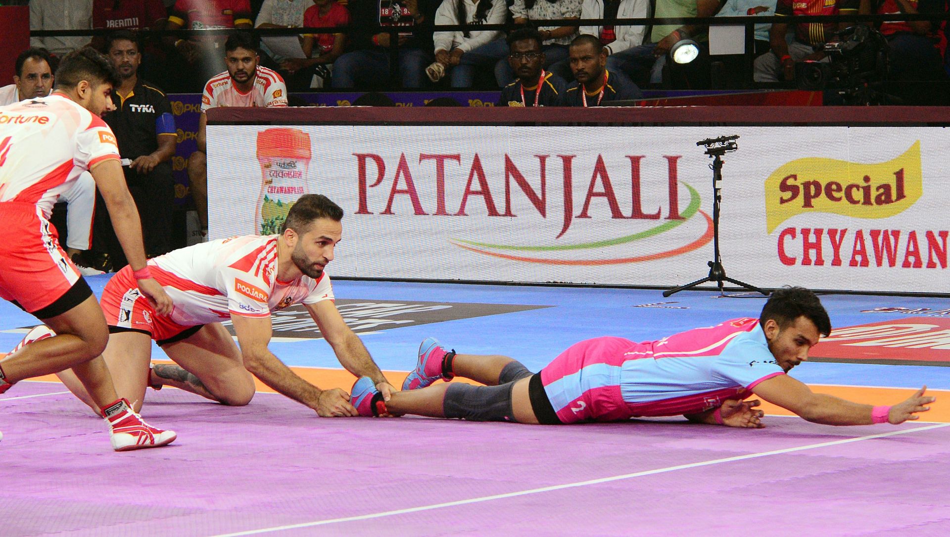 Gujarat Giants vs Jaipur Pink Panthers