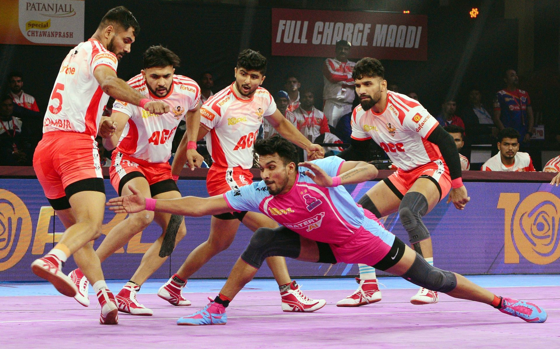 Arjun Deshwal in action against Gujarat Giants (image via PKL)