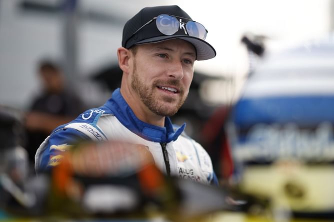 WATCH: NASCAR Xfinity champion Daniel Hemric passes time at an airport in hilarious fashion