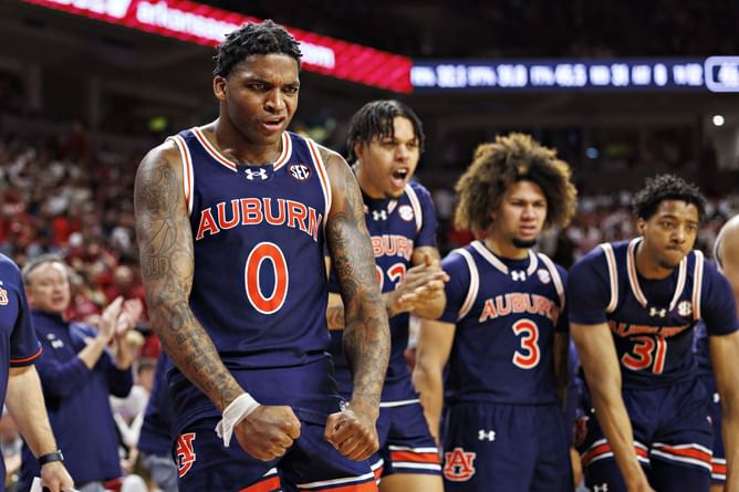 "Imagine doing all of that work just to misspell decend": NCAAB fans roast Auburn over "meme" following crushing 18-point win over Alabama